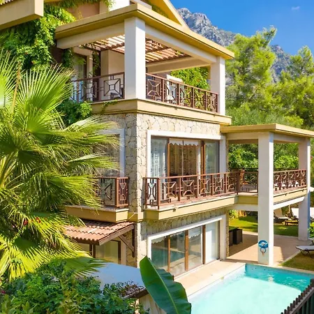 Villa Ela Goecek * 교젝